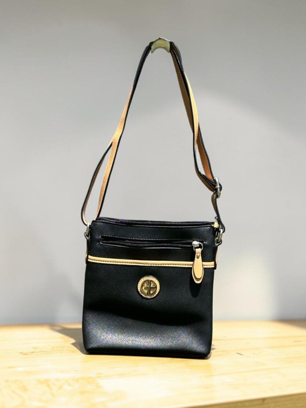 Giani Bernini Black and Tan Women's Crossbody Bag with Adjustable Strap